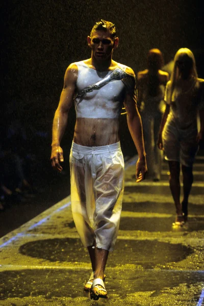 Look 98